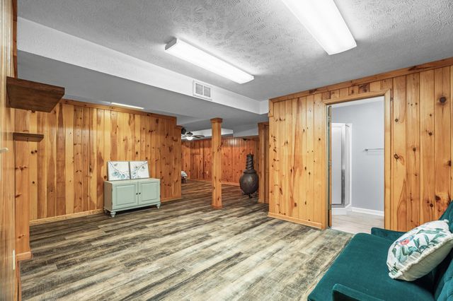 173 EASTWOOD DR, Staunton, VA 24401