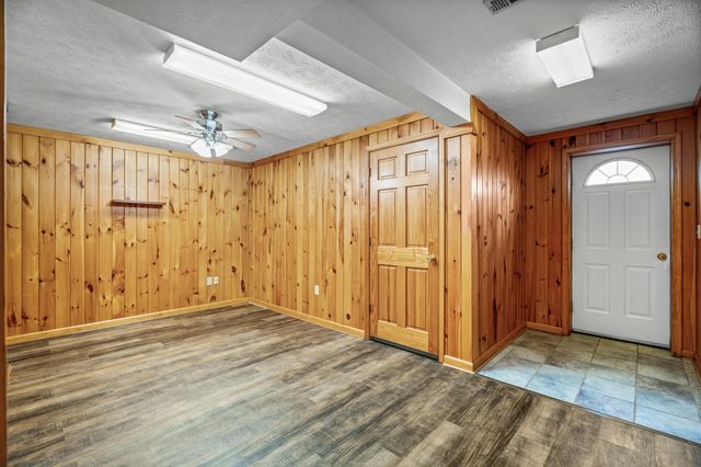 173 EASTWOOD DR, Staunton, VA 24401