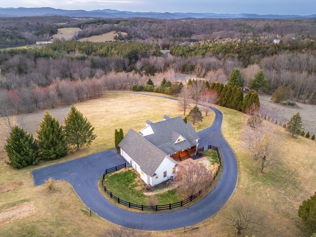 173 EASTWOOD DR, Staunton, VA 24401