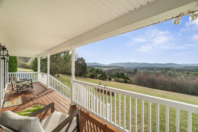 173 EASTWOOD DR, Staunton, VA 24401