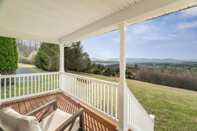 173 EASTWOOD DR, Staunton, VA 24401