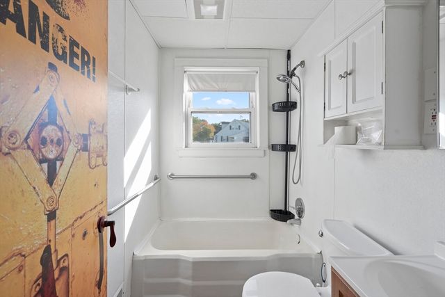 29 Pitman St, Methuen, MA 01844