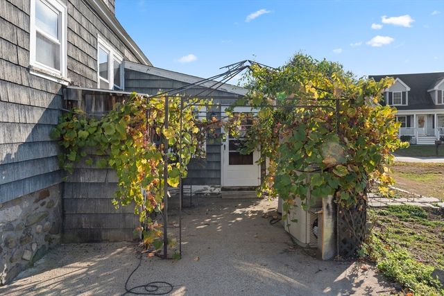 29 Pitman St, Methuen, MA 01844