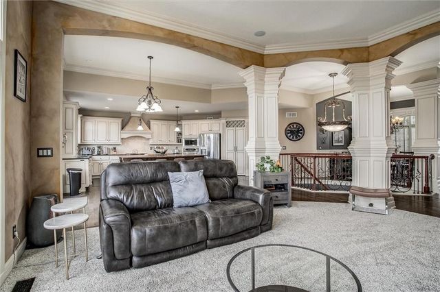 10611 N Michigan Avenue, Kansas City, MO 64155