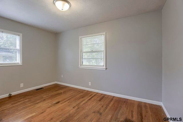 9472 Tomahawk Boulevard, Omaha, NE 68134