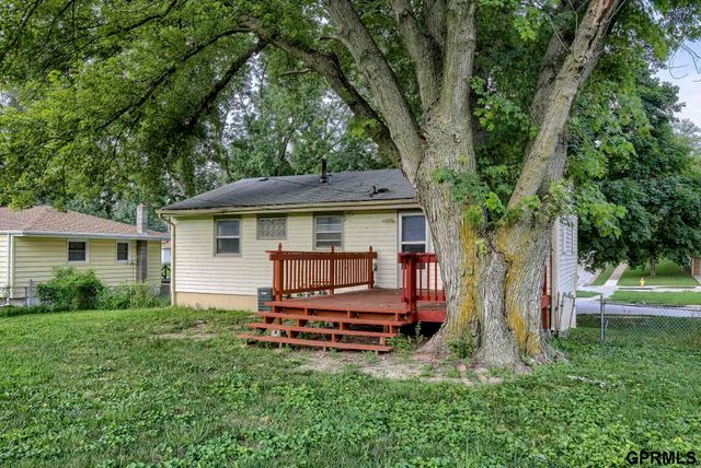 9472 Tomahawk Boulevard, Omaha, NE 68134