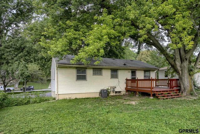 9472 Tomahawk Boulevard, Omaha, NE 68134