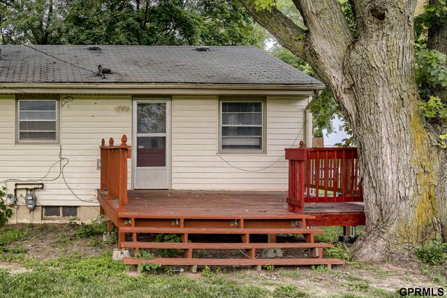 9472 Tomahawk Boulevard, Omaha, NE 68134