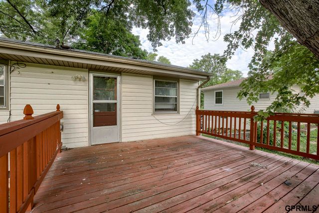 9472 Tomahawk Boulevard, Omaha, NE 68134
