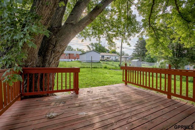 9472 Tomahawk Boulevard, Omaha, NE 68134