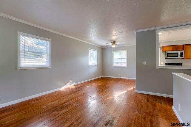 9472 Tomahawk Boulevard, Omaha, NE 68134