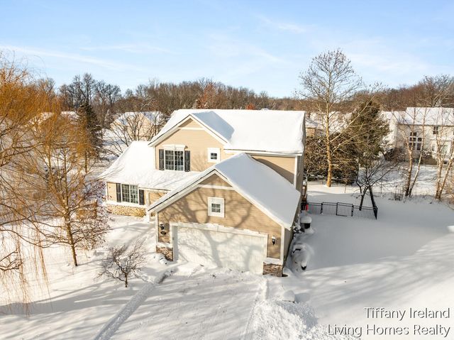 7487 Cannon Run Drive, Rockford, MI 49341