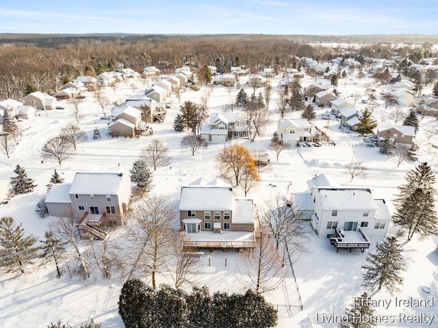 7487 Cannon Run Drive, Rockford, MI 49341