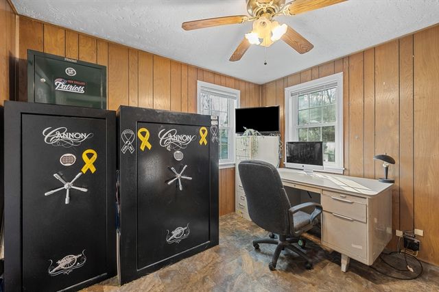 3 Hebert Rd, Spencer, MA 01562