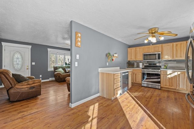 3 Hebert Rd, Spencer, MA 01562