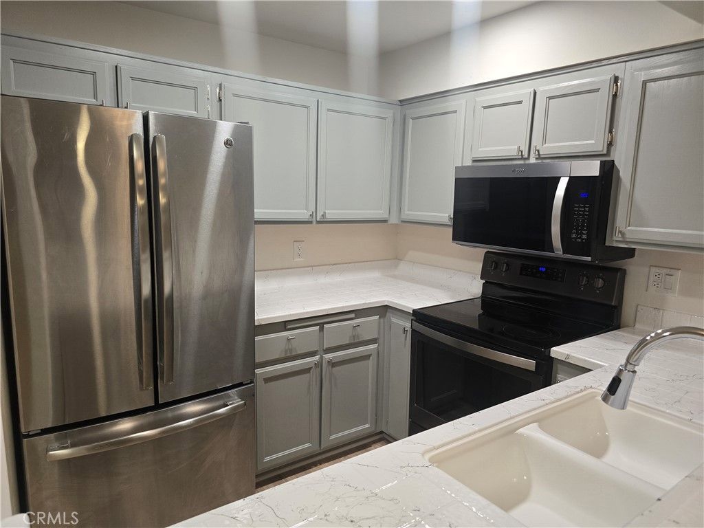 11410 Brookshire 325, Downey, CA 90241 — photo 3