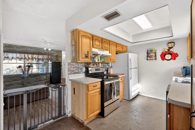 467 CONSTITUTION DRIVE, Orlando, FL 32809