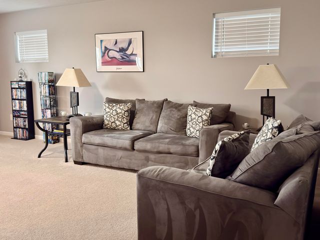 1671 Sunny Glen Drive SE, Caledonia, MI 49316