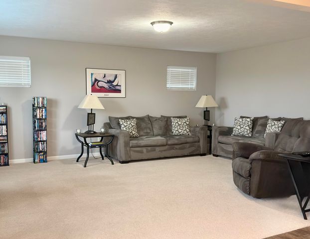 1671 Sunny Glen Drive SE, Caledonia, MI 49316