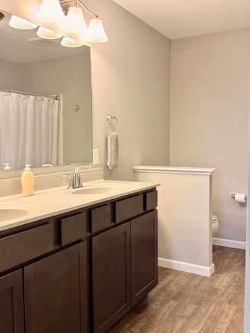 1671 Sunny Glen Drive SE, Caledonia, MI 49316