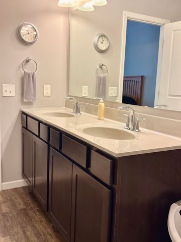 1671 Sunny Glen Drive SE, Caledonia, MI 49316