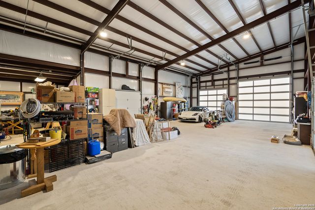 370 Gray Wolf, Blanco, TX 78606