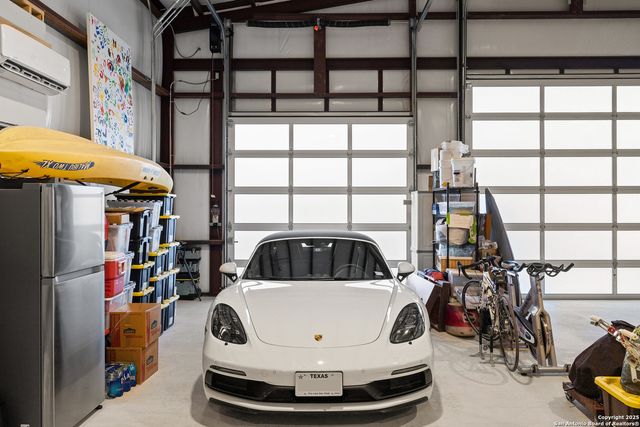 370 Gray Wolf, Blanco, TX 78606