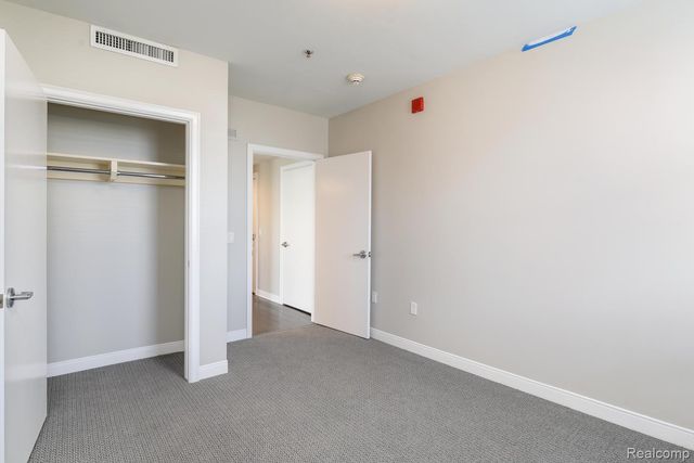 525 W Lafayette Boulevard, Detroit, MI 48226