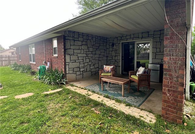 2009 S 11th Street, Rogers, AR 72758