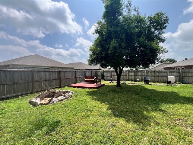 2009 S 11th Street, Rogers, AR 72758