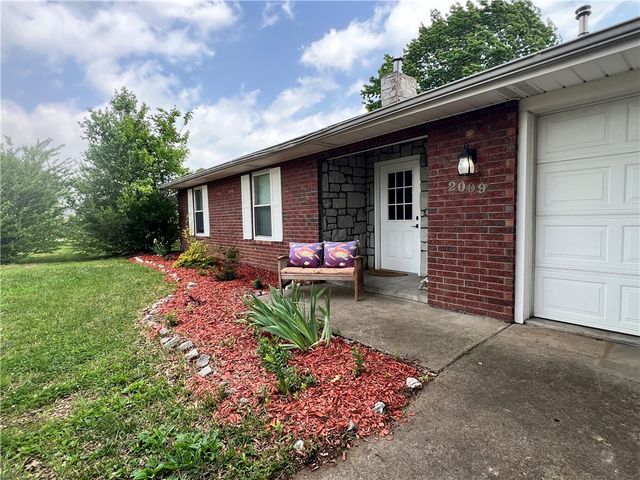 2009 S 11th Street, Rogers, AR 72758