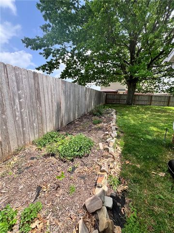 2009 S 11th Street, Rogers, AR 72758