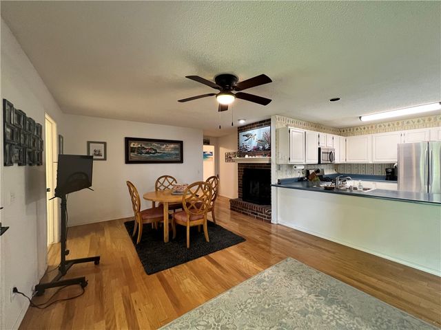 2009 S 11th Street, Rogers, AR 72758