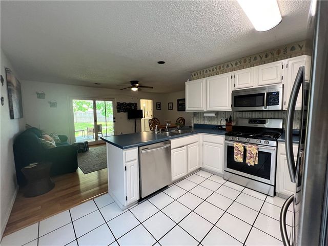 2009 S 11th Street, Rogers, AR 72758