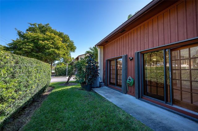 401 SE 11th Ter, Dania Beach, FL 33004