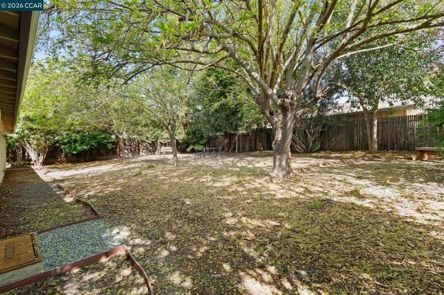 1167 Kaski Ln, Concord, CA 94518