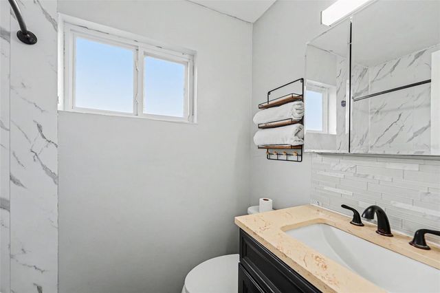 6242 5TH AVENUE N, St Petersburg, FL 33710