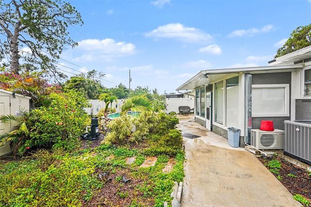 6242 5TH AVENUE N, St Petersburg, FL 33710