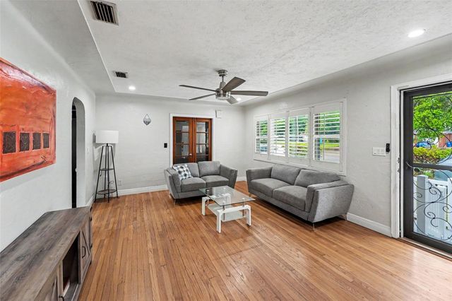 6242 5TH AVENUE N, St Petersburg, FL 33710