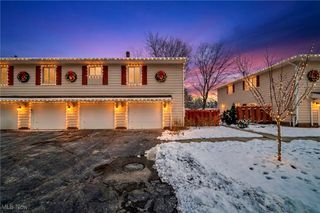 8729 Fox Rest Drive 6-24, Brecksville, OH 44141