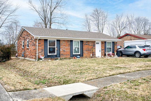 8002 Grenelle Dr, Louisville, KY 40228