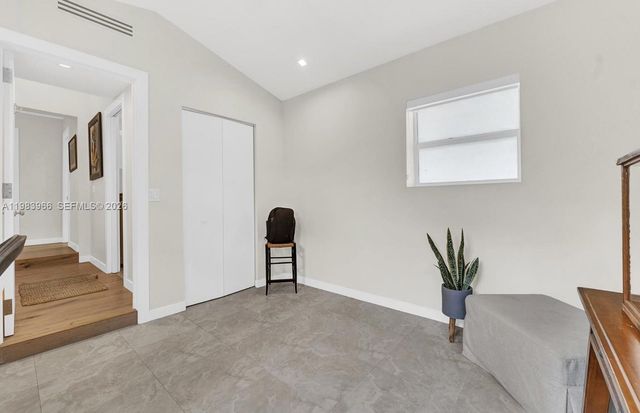 1150 NE 91st St, Miami, FL 33138