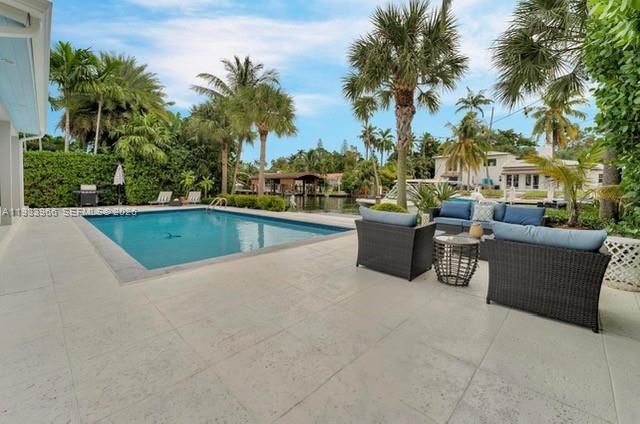 1150 NE 91st St, Miami, FL 33138