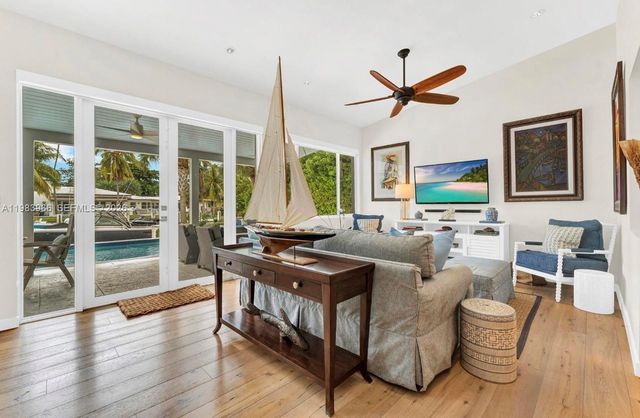 1150 NE 91st St, Miami, FL 33138