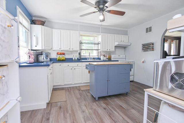 2034 MINERVA STREET, Oshkosh, WI 54901