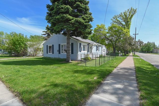 2034 MINERVA STREET, Oshkosh, WI 54901