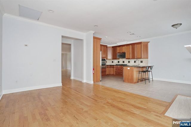 3 Candlewood Drive, Old Tappan, NJ 07675