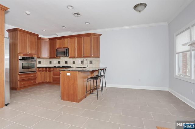 3 Candlewood Drive, Old Tappan, NJ 07675