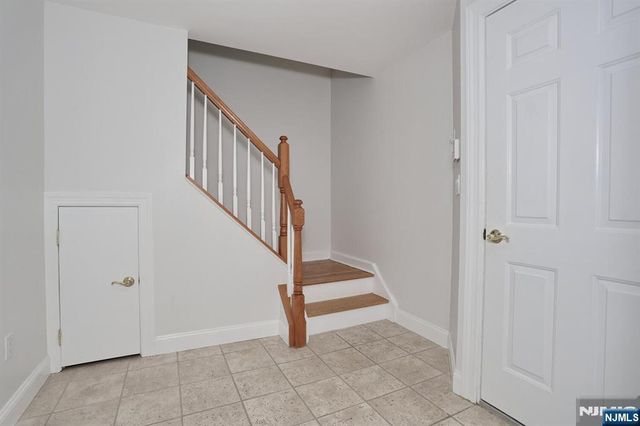 3 Candlewood Drive, Old Tappan, NJ 07675