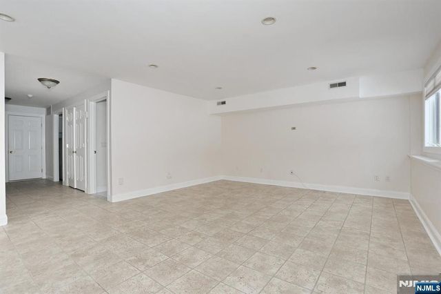 3 Candlewood Drive, Old Tappan, NJ 07675